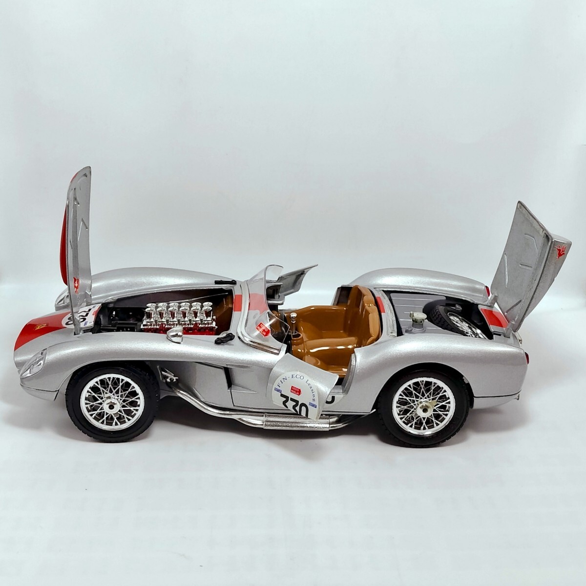 Yahoo!オークション -「1／18 フェラーリ テスタロッサ」の落札