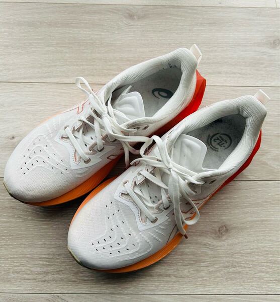 アシックス asics NOVABLAST4 ノヴァブラスト4 サイズ26
