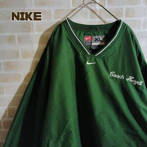 ナイキ NIKE ナイロン プルオーバー 緑 刺繍 センター 刺繍