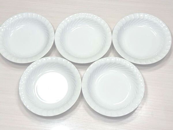 (送料無料)新品未使用品 洋食器 ホワイト陶磁器 プレート21㎝×5枚セット☆メーカーは不明です。