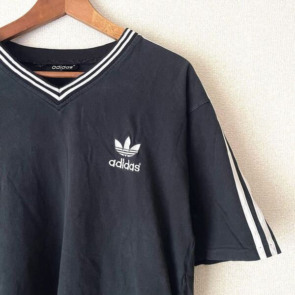 アディダス 80s 90s ヴィンテージ Tシャツ adidas 半袖 黒 ブラック Vネック 昭和 レトロ ビンテージ 古着好き デサント製 オリジナルス