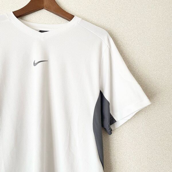 ナイキ 半袖 Tシャツ L★サッカー トレーニング スポーツ 通気性 速乾性 DRI-FIT ポリエステル プラクティスシャツ 白 ホワイト 刺繍 ロゴ