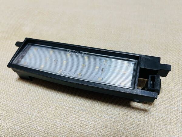 【おまけ付き】LEDライセンス 用 ランプ ナンバー灯 ナンバー球 L880k コペン 爆光
