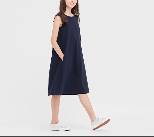 新品 ユニクロ GIRLS スムースコットンワンピース(ノースリーブ)ネイビー 160㎝ 定価1500円