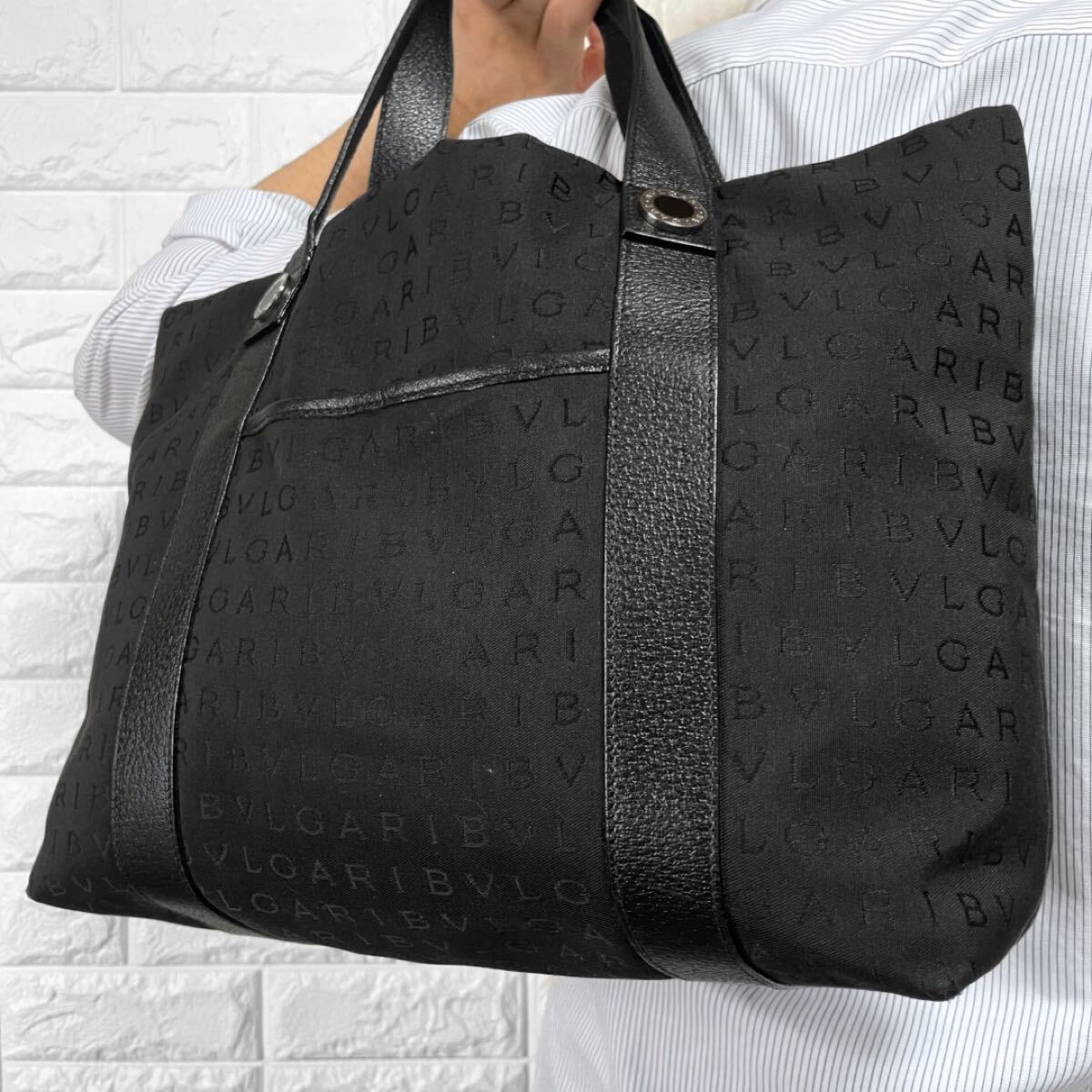 【極美品】ブルガリ　ハンドバッグ　ロゴマニア　デニム　レザー　濃紺　黒 BVLGARI ブルガリ ロゴマニア ビーゼロワン ハンドバッグ デニム