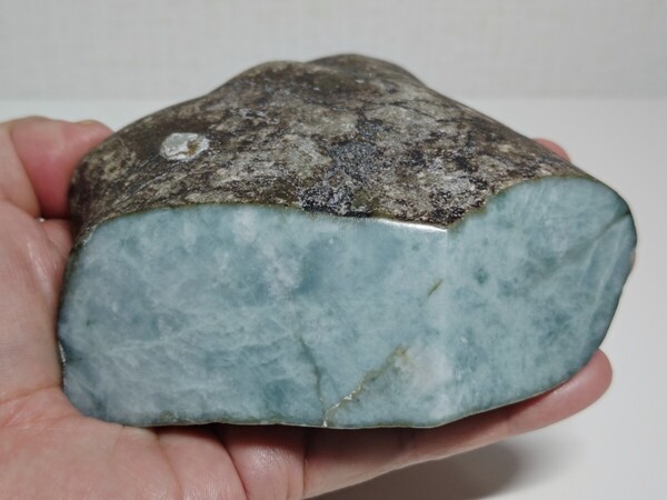 【水色系】★845g★ 翡翠 ヒスイ 原石 翡翠原石 鑑賞石 自然石 誕生石 鉱石 鉱物 水石 宝石 置石 インテリア