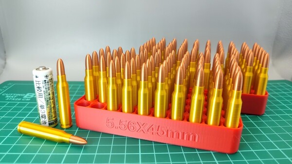 5.56x45mm NATO 弾 風 ダミーカート 100個セット【送料無料 /トレイおまけ付】(検) 5.56 M4 M16 AUG FAMAS H&K G36 2