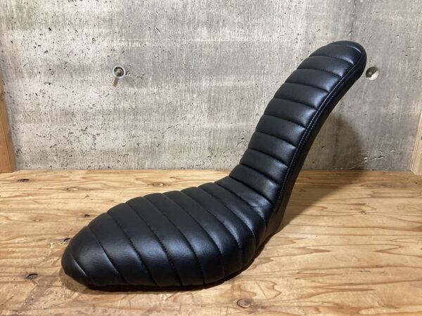 送料無料 リジットコブラシート 汎用 横 タックロール ナックルヘッド パンヘッド ショベルヘッド ハーレー トライアンフ SR チョッパー