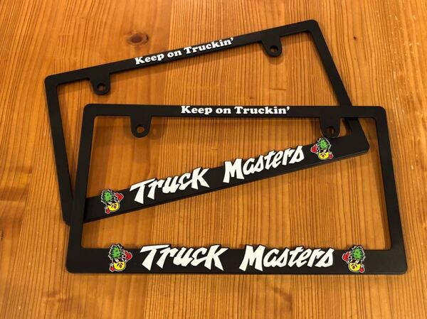 2枚組 送料込み 新基準 全面適用 ライセンスフレーム Raised Truck Masters ロゴ MOONEYES ムーンアイズ 好きの方に 車用 ナンバーフレーム