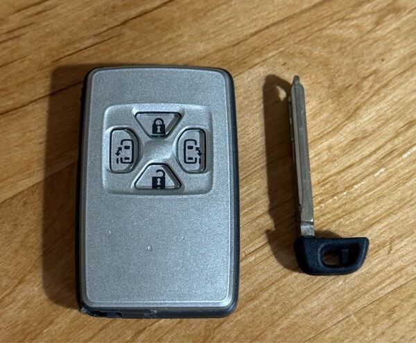 トヨタ スマートキー エスティマ50 アルファード ヴェルファイア20 4ボタン ②