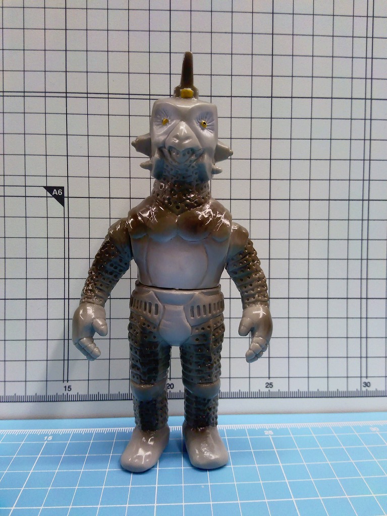 ヤモマーク 大怪獣シリーズ ケムラー グレー成型 - メルカリ