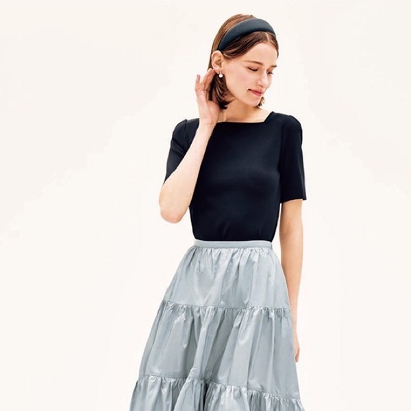 フォクシー foxey【2025年6月DM掲載】ニット 定価 59.400円 セーター 半袖 ネイビー 紺 ロゴ付き