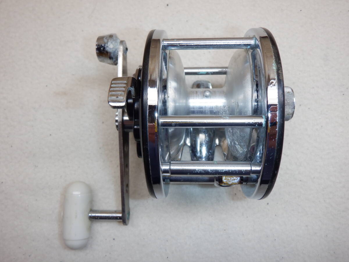 中古】強力胴付きリール DAIWA ダイナミック2000s