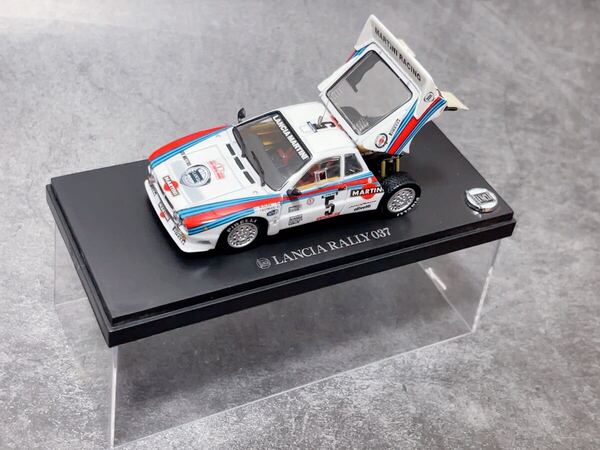 ランチア 037ラリー 1984ツール・ド・コルス No.5 マルク・アレ 京商 lancia kyosho 開閉機構付ミニカー 検 1/18