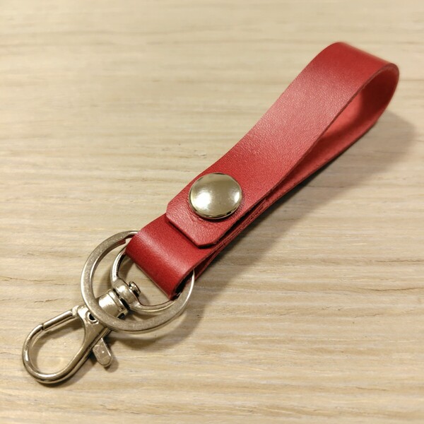 ループ キーホルダー レッド ストレート留め バッグチャーム 革 レザー