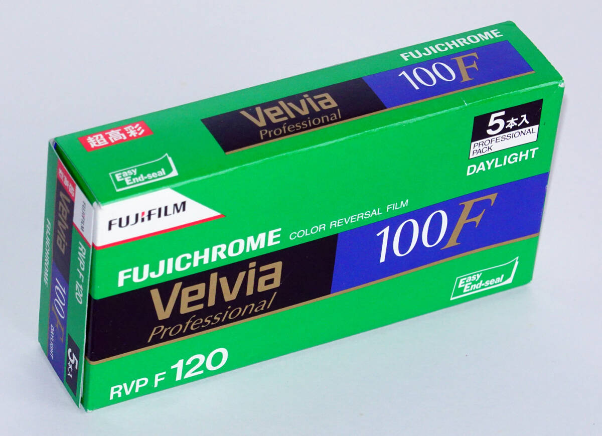 FUJICHROME Velvia 120　1箱5本入りを2箱　計10本 FUJIFILM 富士フイルム フジクローム Velvia 50 120 VELVIA50 EP