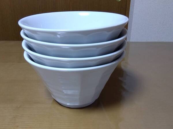 ◇中古◇しのぎ 切立丼 19cm 4個セット◇白ホワイト◇18.8cm x 10.6cm 1400cc 日本製 美濃焼◇ラーメン丼 そば うどん◇どんぶり 丼ぶり