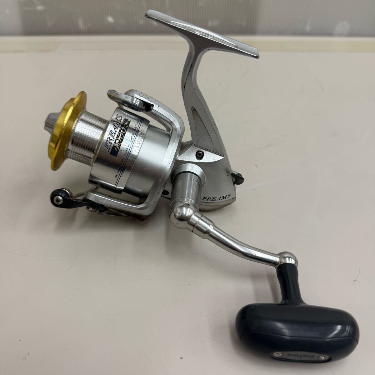 Daiwa FREAMS 4000J スピニングリール Yahoo!オークション -「フリームス4000j」(スピニングリール