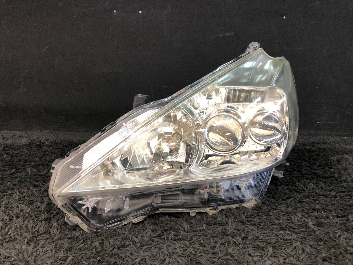 ZVW40系 プリウスα 純正LEDロービーム仕様車用 限定色 インナー