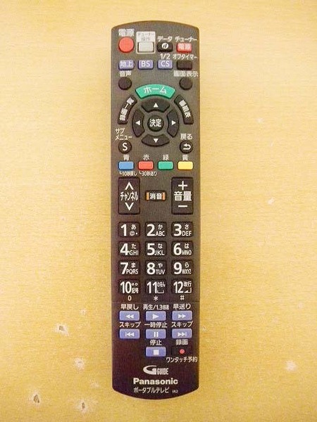 即決 送料込 通電発光確認 Panasonic ポータブルテレビ用 リモコン N2QAYB001045 UN-19F6D付属品 中古経年品 現状渡し