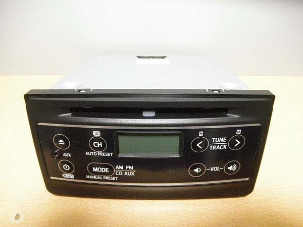 即決 送料込 ダイハツ 純正 カーオーディオ CD/AUX/ワイドFM/AM 86180-B2770 中古経年品 現状渡し