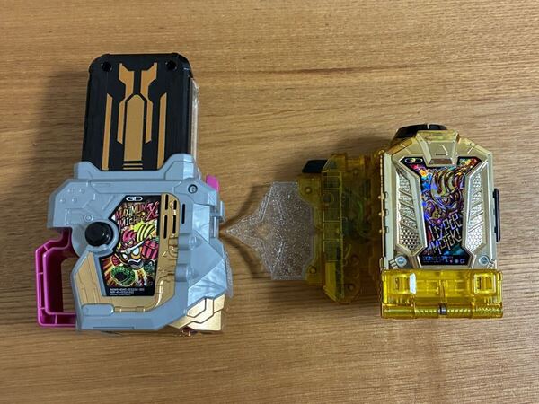 【送料無料】(中古品)仮面ライダーエグゼイド◆ハイパームテキガシャット◆マキシマムマイティXガシャット