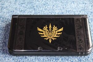 ニンテンドー3DS LL モンスターハンター4スペシャルパック 本体とケース