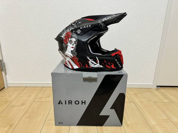 【超美品!!】AIROH Twist2 モトクロスヘルメット 100%ゴーグル TearOff FOXグローブ(M) セット!!