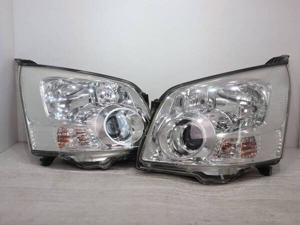 HID 【コーティング済】 HID キセノン 迅速発送 KOITO 28-201 迅速発送 管理BR56-17 ノア ZRR70W ZRR75W ヘッドライト 左右