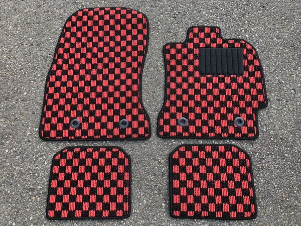 ■送料無料■トヨタ 86 ZN6 ハチロク 前期 チェックレッド フロアマット カーマット 日本産 新品(年式:H24年4月~R3年8月)