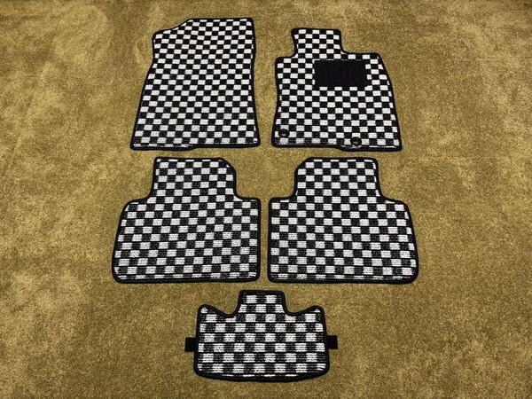 ■送料無料■ホンダ シビックタイプR FL1/4/5 リアベンチなし チェックホワイト 白黒 フロアマット 日本産 新品(年式:R3年6月~現行)