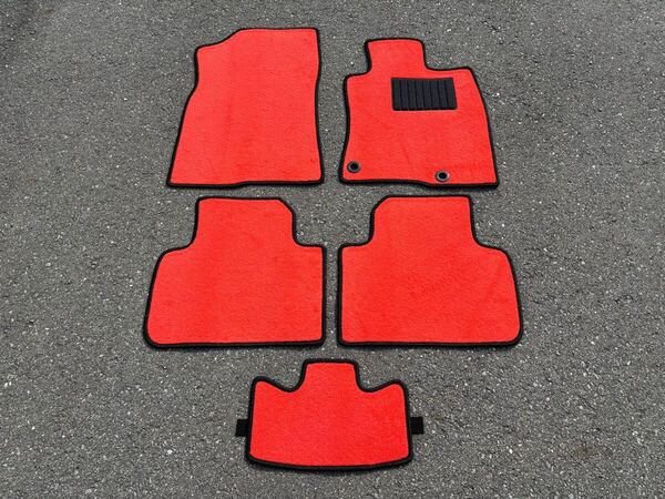 ■送料無料■ホンダ シビックタイプR FL1/4/5 リアベンチレーションなし車用 赤無地 フロアマット 日本産 新品(年式:R3年6月~現行)