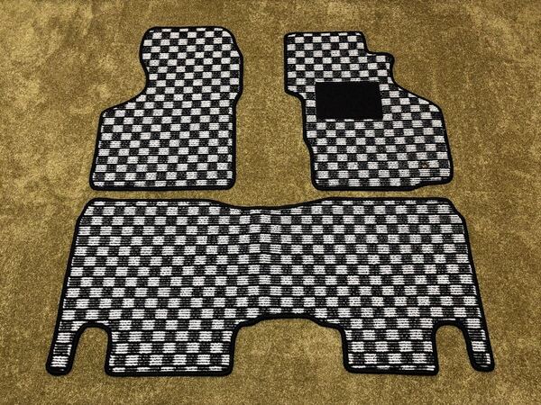 ■送料無料■ホンダ バモス/ホビオ MC後 HM/HJ チェックホワイト 白黒 フロアマット 日本産 新品(年式:H13年9月~H30年5月)