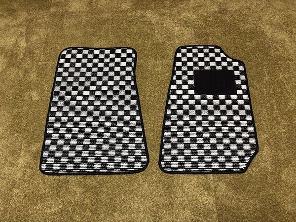 ■送料無料■トヨタ カローラレビン スプリンタートレノ AE86 運転席&助手席 チェックホワイト 白黒 フロアマット 日本産 新品 ドリフト