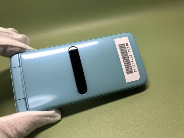 【Simロック解除済み】au GRATINA KYF42 ライトブルー 4G ガラケー
