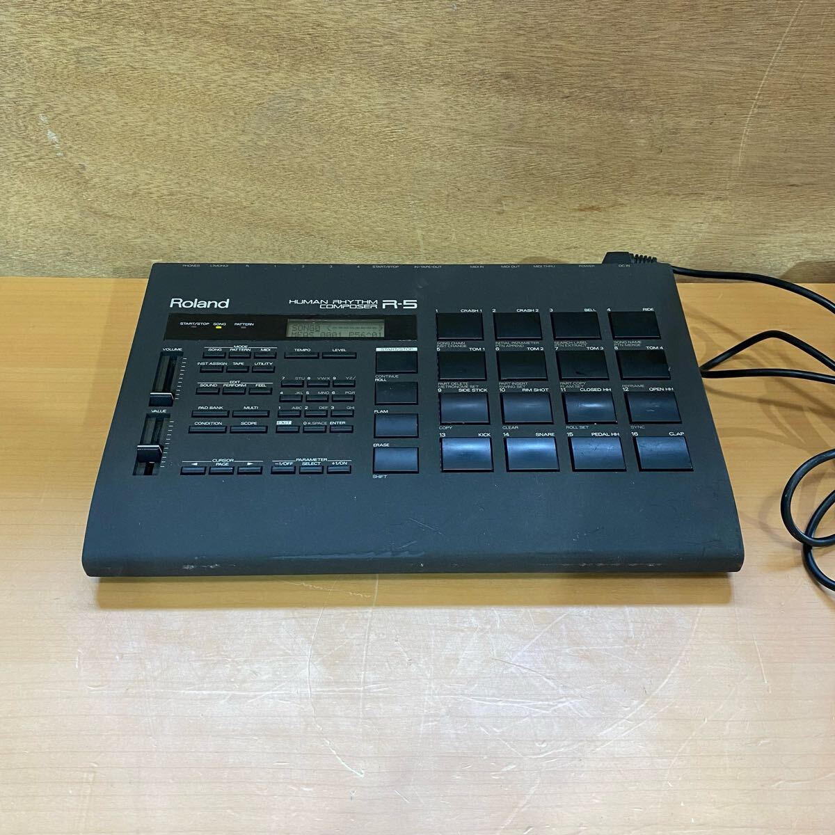 ローランド R-5 ヒューマンリズムコンポーザー