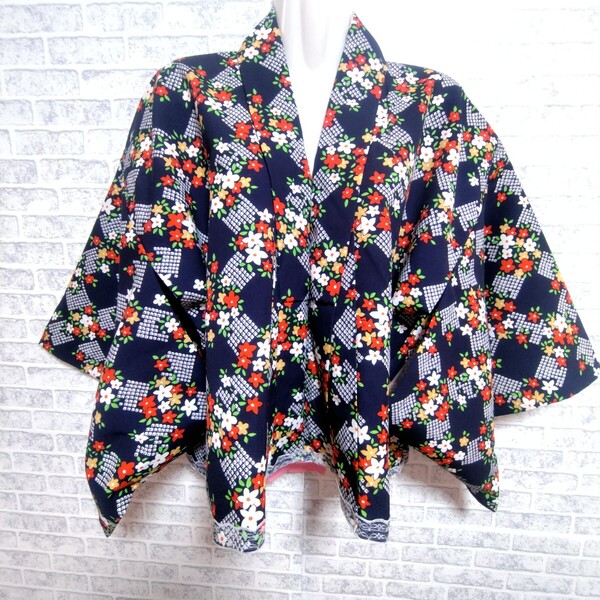 可愛い*ゆったりトップス*着物リメイク ハンドメイド 着物 着物スリーブ 花柄 花 総柄 レース