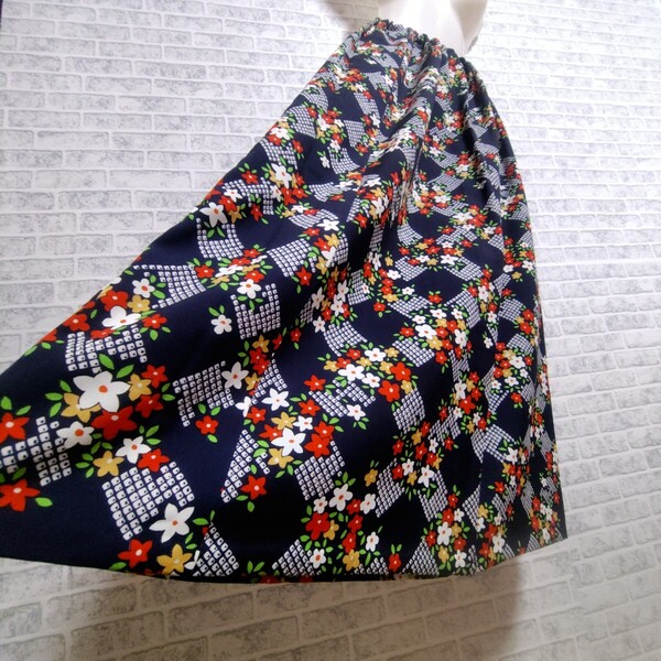 可愛い花柄* マキシスカート ロングスカート ゴムスカート ハンドメイド!着物リメイク 花柄 昭和レトロ柄