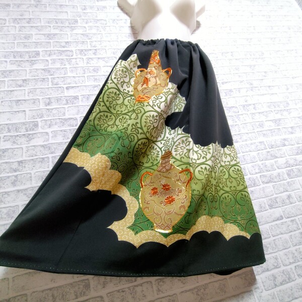 豪華*刺繍 黒留袖*ゴムスカート*着物リメイク ハンドメイド*ロングスカート