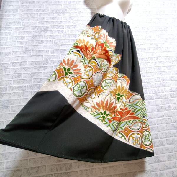 花*黒留袖*ゴムスカート*着物リメイク ハンドメイド . ロングスカート
