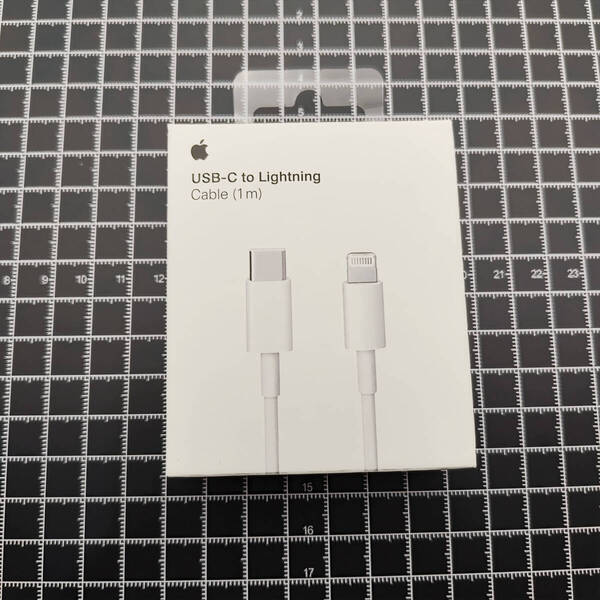 純正iPhone 充電ケーブル 1m Lightning - USB-Cケーブル