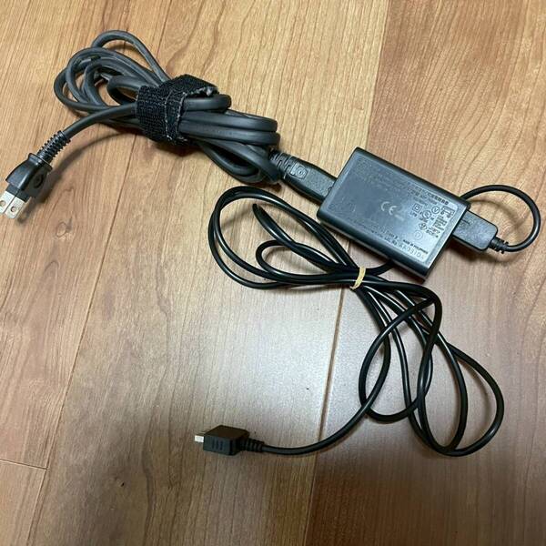 PS Vita 2000 純正 PCH-ZAC1 充電器 ACアダプター 電源コード USBケーブル