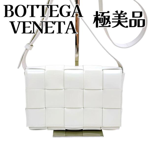 ボッテガヴェネタ マキシイントレチャート カセット ショルダー バッグ パテント