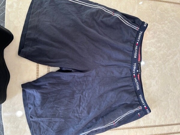 TOMMY HILFIGER ハーフパンツ 中古