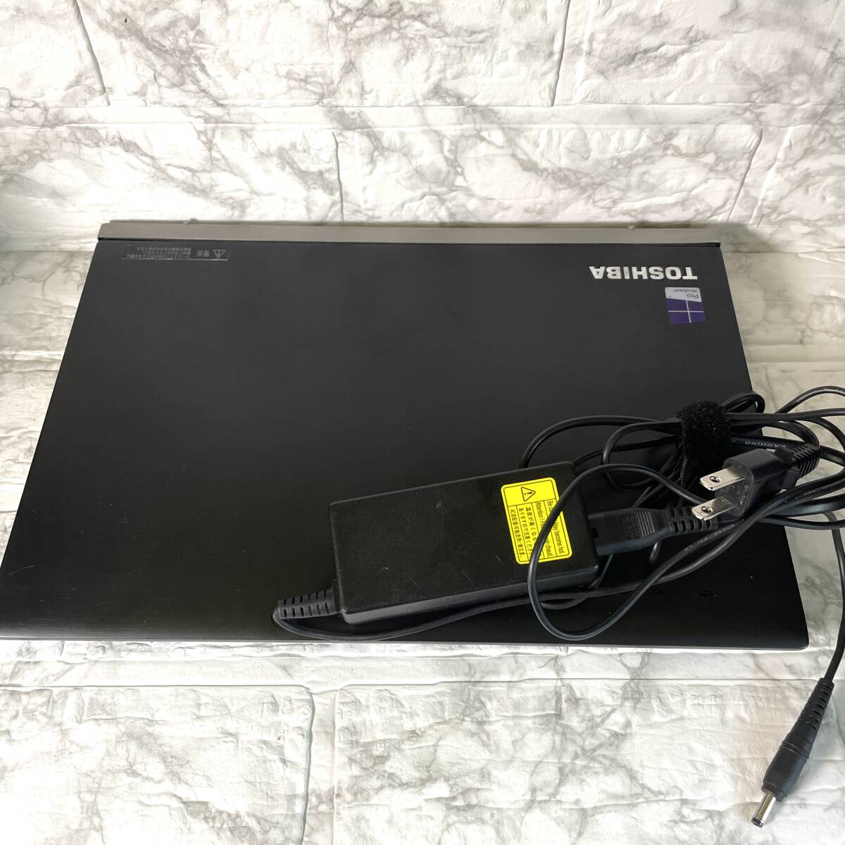 【未使用保管】東芝 TSI01SAA ブラック×ホワイト IS02 へ2 未使用保管】東芝 TSI01SAA ブラック×ホワイト IS02 へ2 2025年