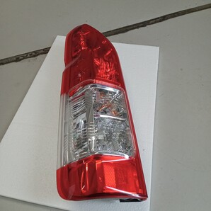 【美品】【送料無料】トヨタ 200系ハイエース純正後期テールランプ 左側 KOITO26-140 中古品 ②