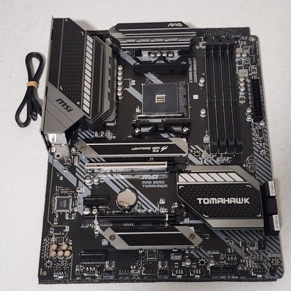 MSI MAG B550 TOMAHAWK IOパネル一体型 Socket AM4 ATXマザーボード RYZEN5000シリーズ対応 最新Bios 動作確認済 PCパーツ
