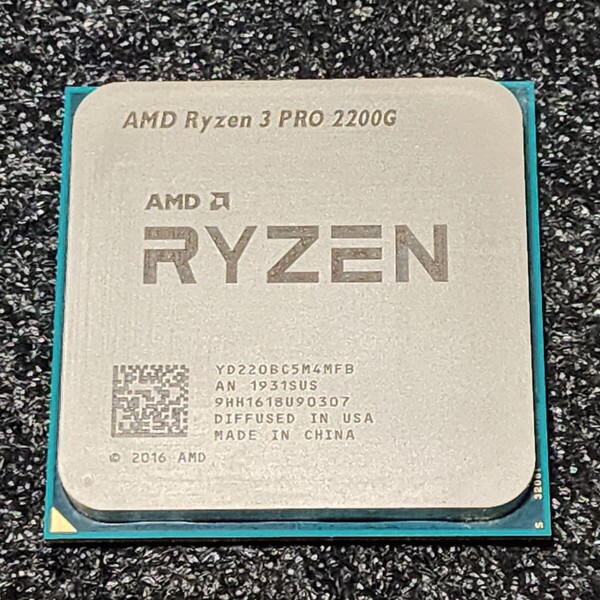 CPU AMD RYZEN3 PRO 2200G with Radeon Vega8 Graphics 3.5GHz 4コア4スレッド Socket AM4 PCパーツ 動作確認済み (3)