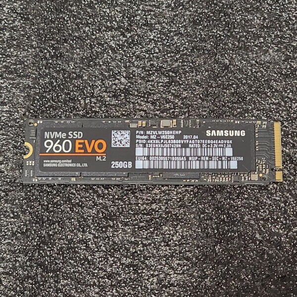 SAMSUNG SSD 960 EVO(MZ-V6E250) 250GB NVMe SSD フォーマット済み PCパーツ M.2 2280 動作確認済み 240GB 256GB