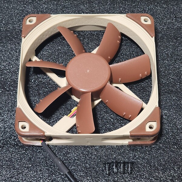 【送料無料】Noctua NF-S12A FLX 120mm 静音ファン 3PIN 動作確認済み PCパーツ